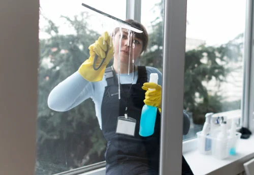 Nettoyage de vitres intérieures et extérieures à Dorans